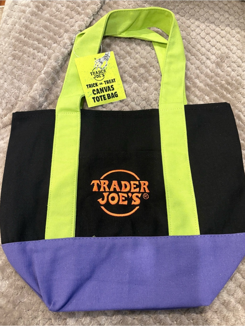 Trader Joe’s Trick-or-Treat Canvas Tote Bag – Halloween 2026 🎃
